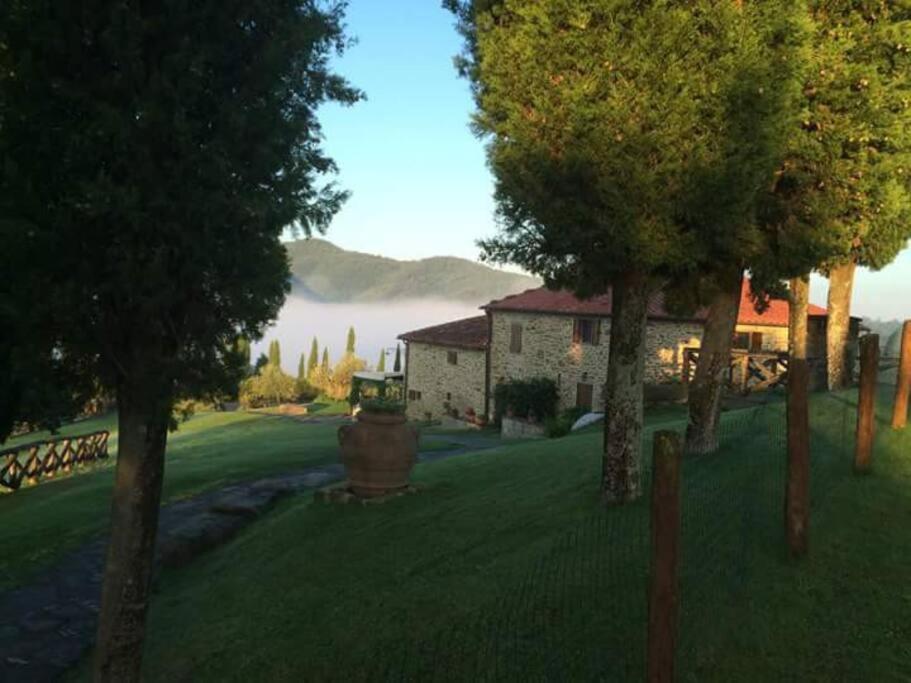 Agriturismo D'Ambiano อาเรซโซ ภายนอก รูปภาพ