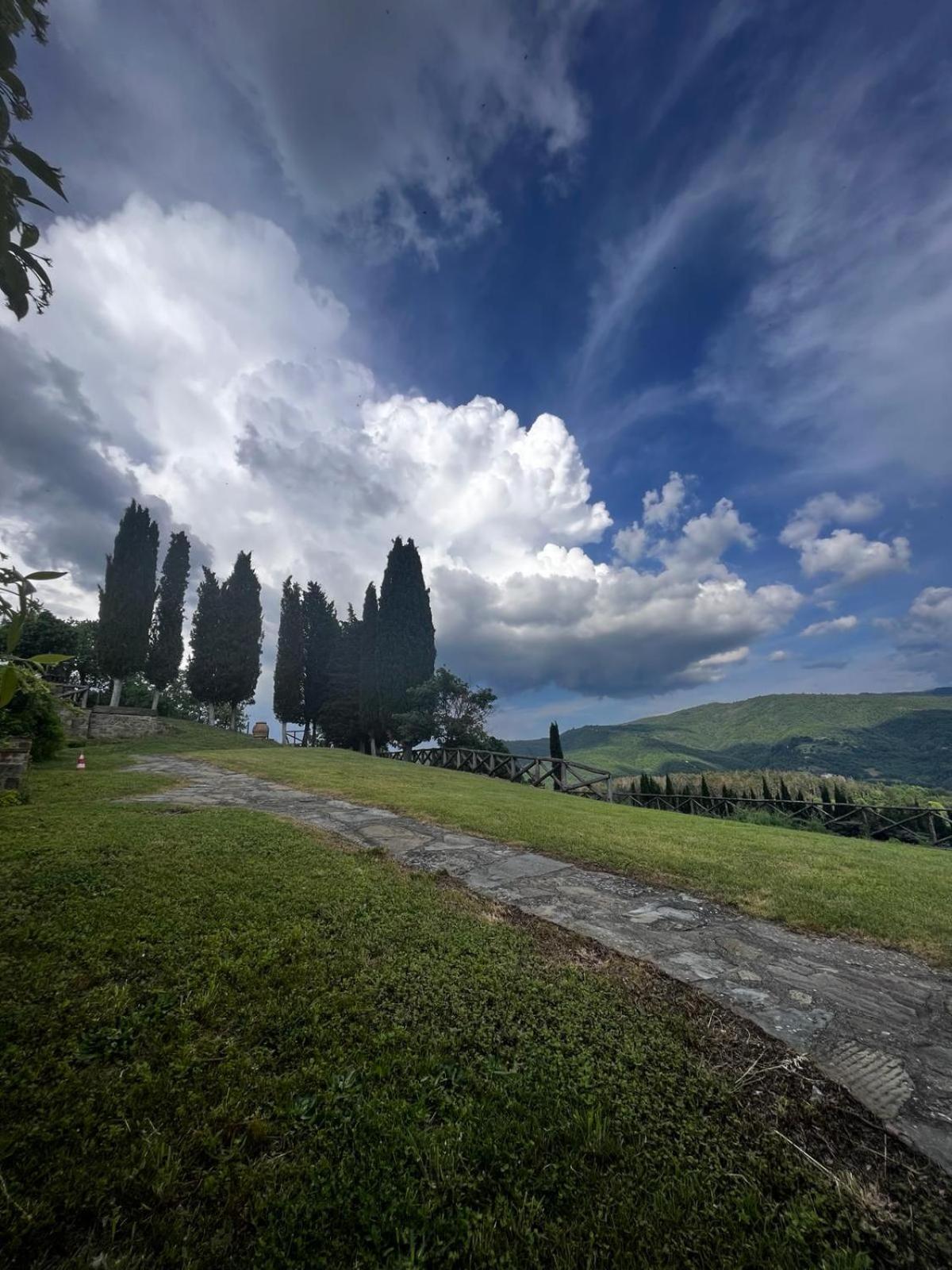 Agriturismo D'Ambiano อาเรซโซ ภายนอก รูปภาพ